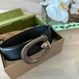 GUCCIベルトsnakeベージュ【made in Italy】 GUCCIベルトsnakeベージュ【made in Italy】 - メルカリ